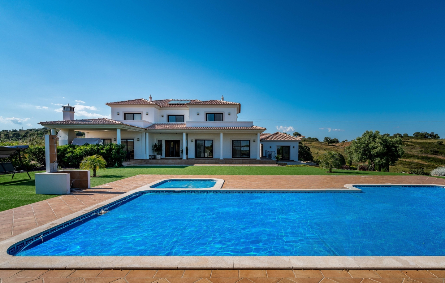Casa en venta con piscina y jardín, en Vila Nova de Cacela, Algarve_139481