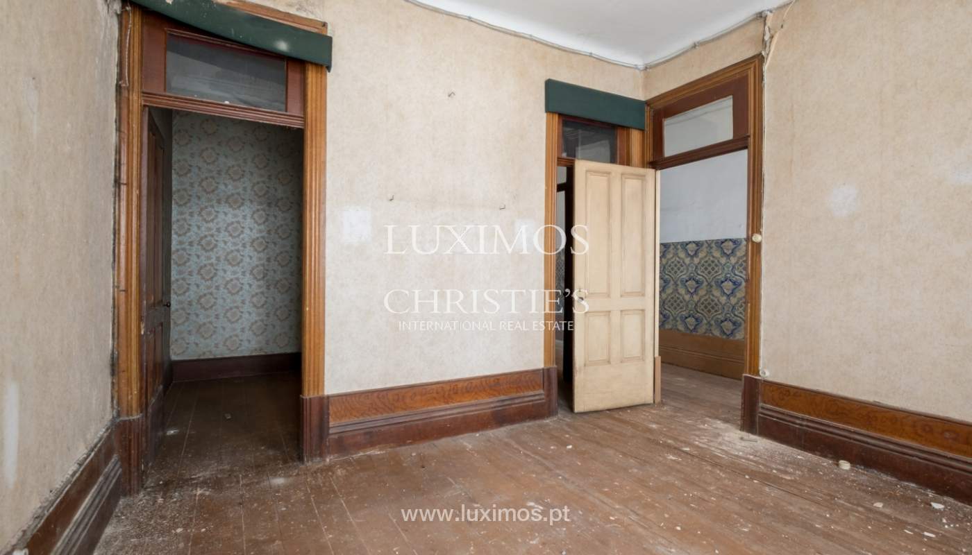 Sale of classic house, to rehabilitate, in Campanhã, Porto, Portugal