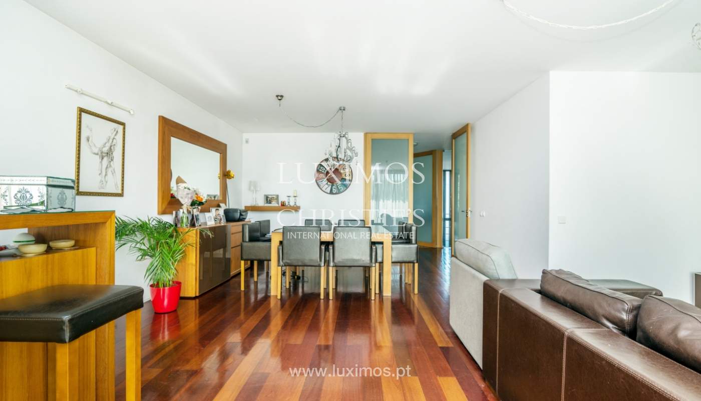 Moradia com terraço e jardim, para venda, em Senhora da Hora, Portugal_140435