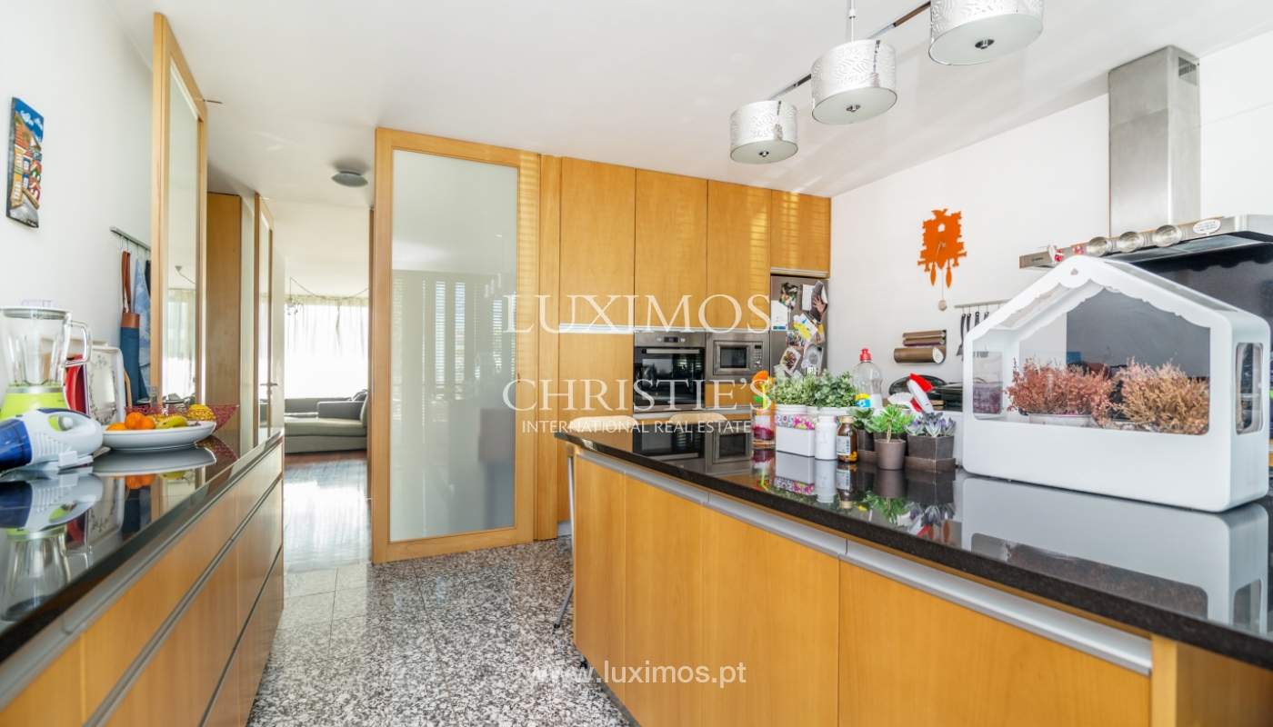 Moradia com terraço e jardim, para venda, em Senhora da Hora, Portugal_140439