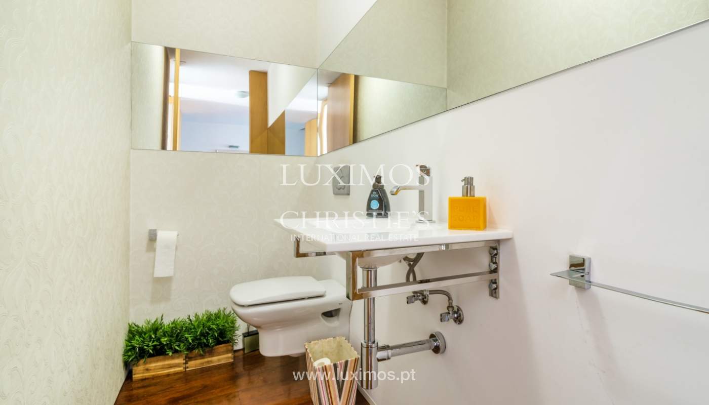 Moradia com terraço e jardim, para venda, em Senhora da Hora, Portugal_140440