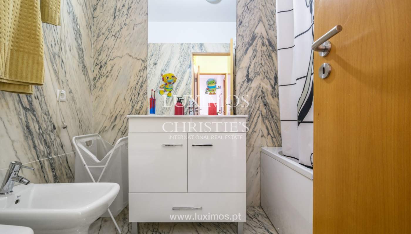 Moradia com terraço e jardim, para venda, em Senhora da Hora, Portugal_140447