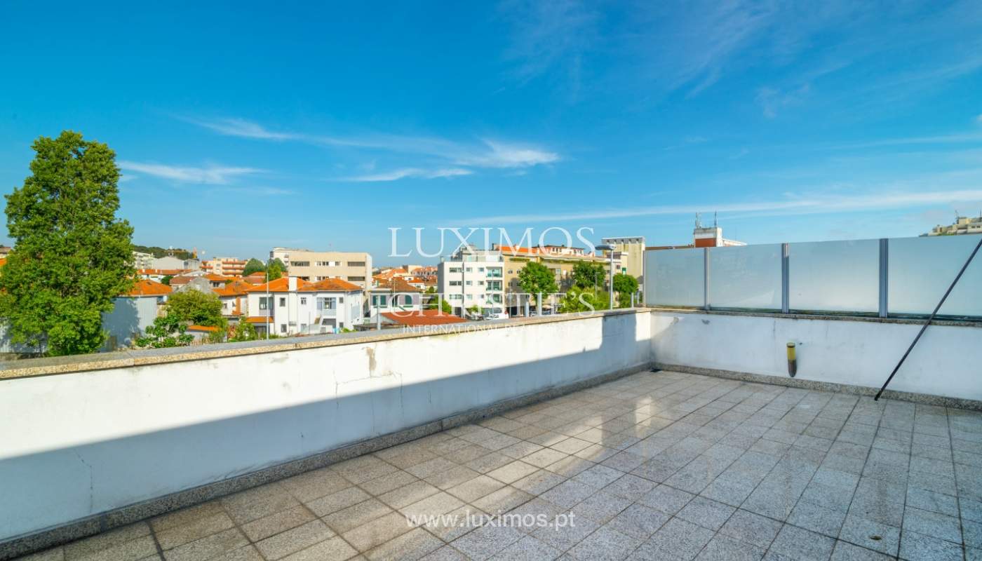 Moradia com terraço e jardim, para venda, em Senhora da Hora, Portugal_140454
