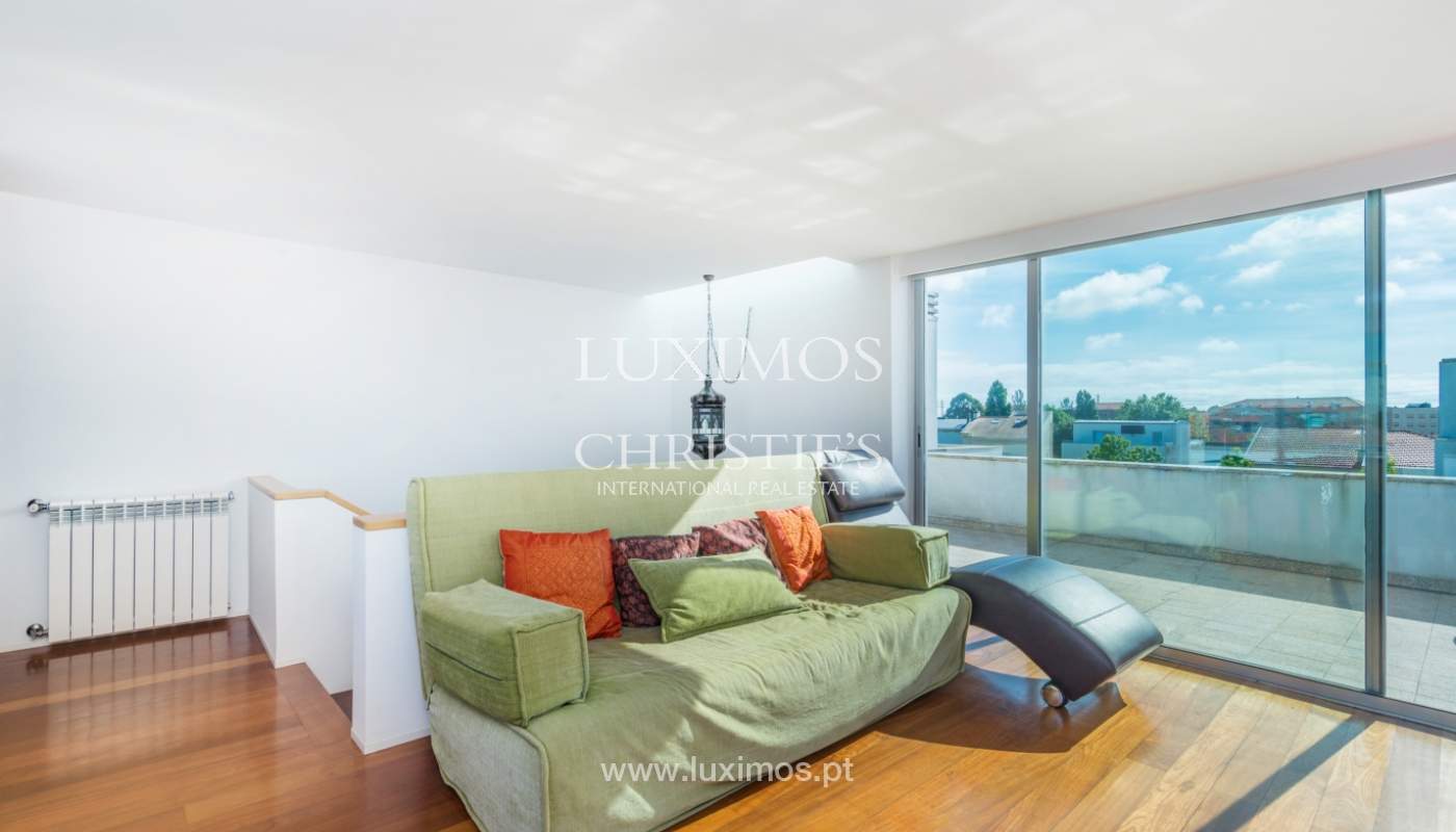 Moradia com terraço e jardim, para venda, em Senhora da Hora, Portugal_140455