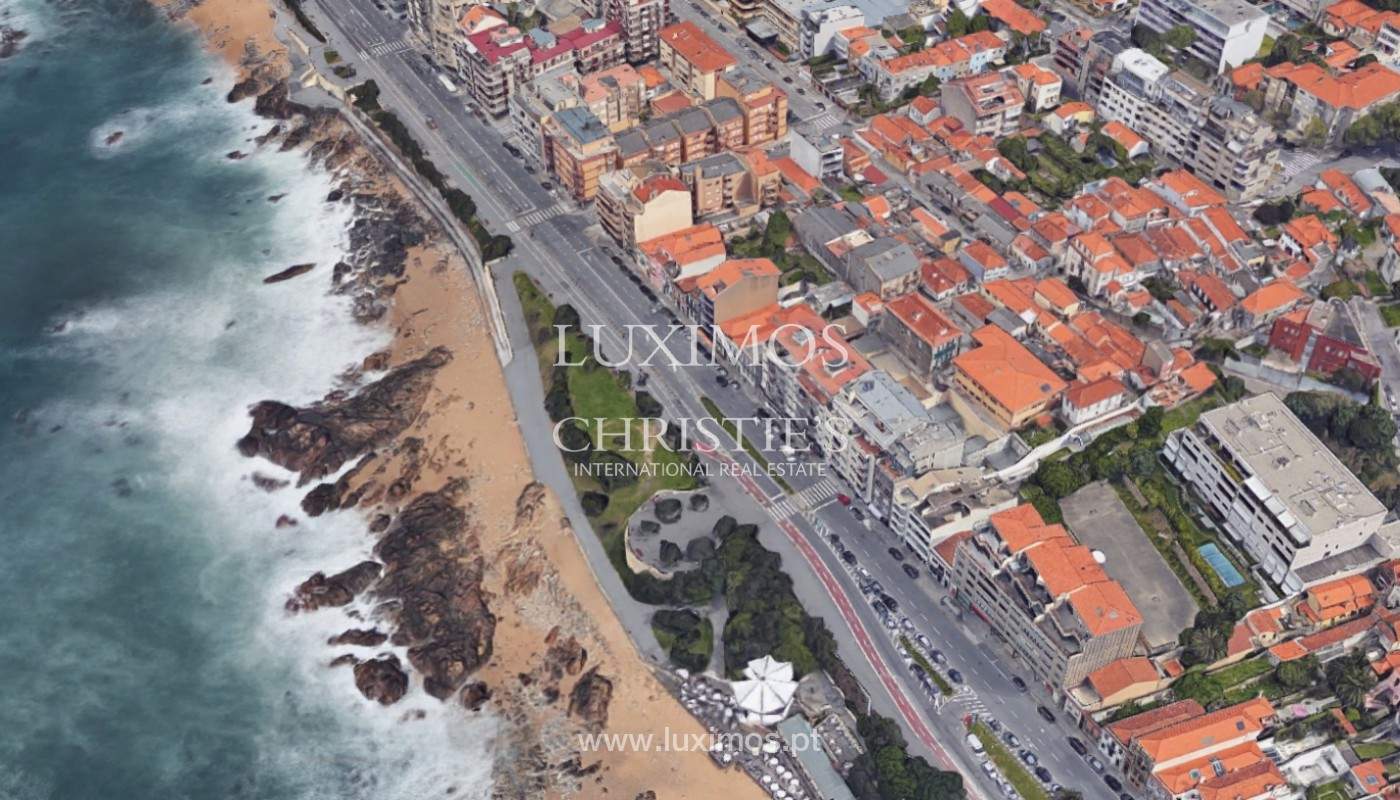 Venta de una tienda de primera línea en Foz do Douro, Portugal_140525