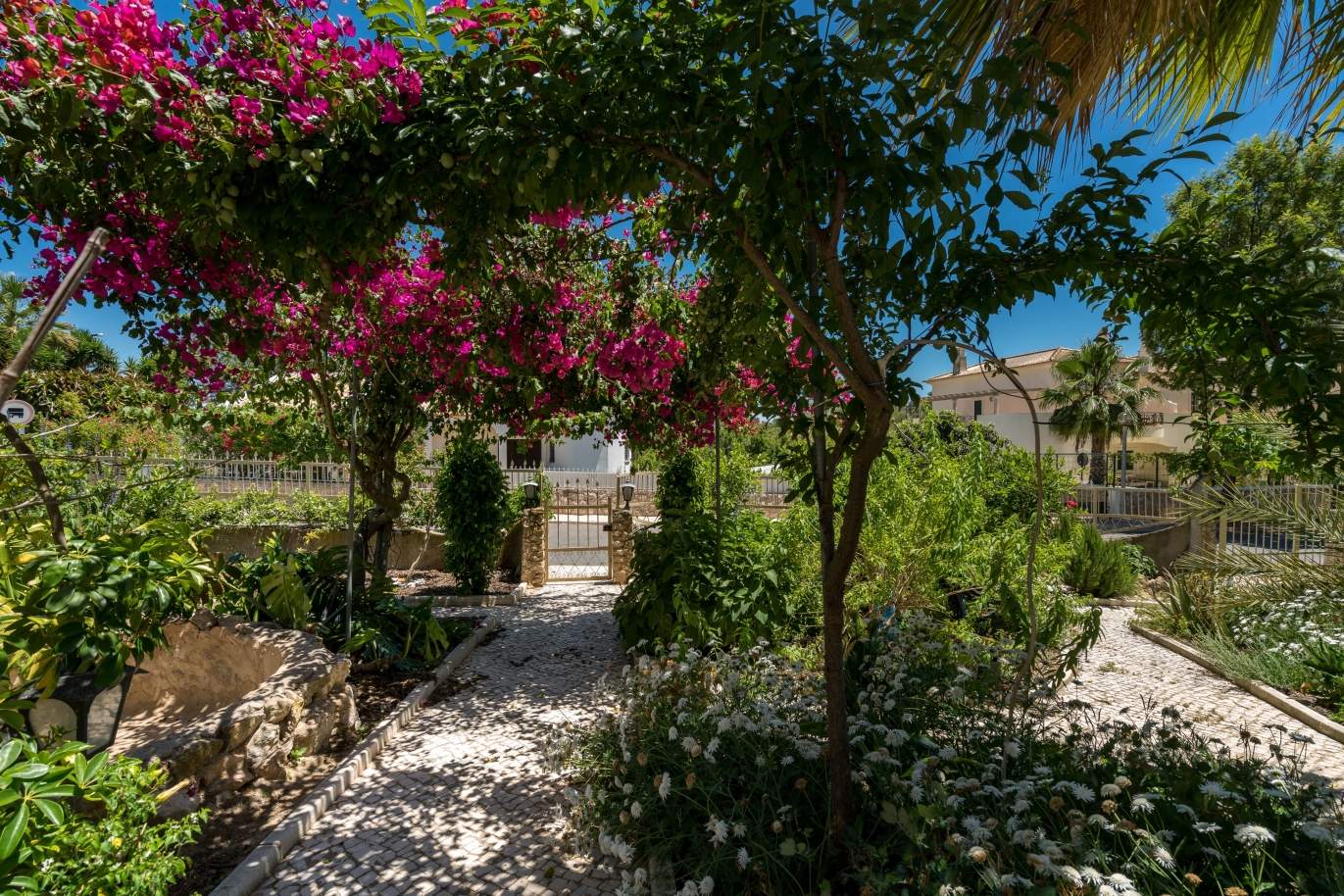 4 Bedroom Villa with plot of land, sale, Albufeira, Algarve, Portugal_143777