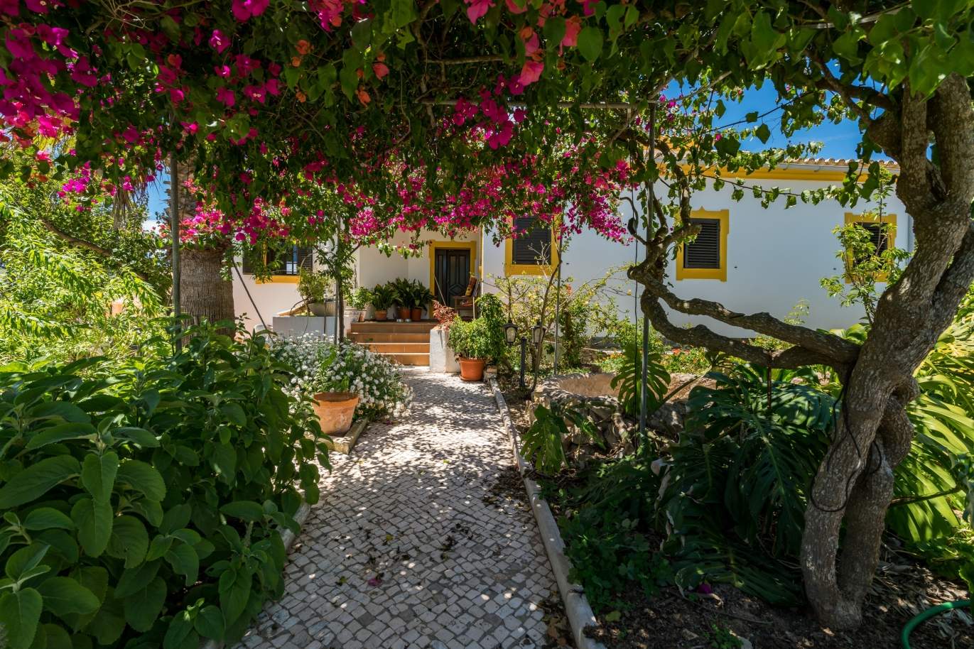 4 Bedroom Villa with plot of land, sale, Albufeira, Algarve, Portugal_143779