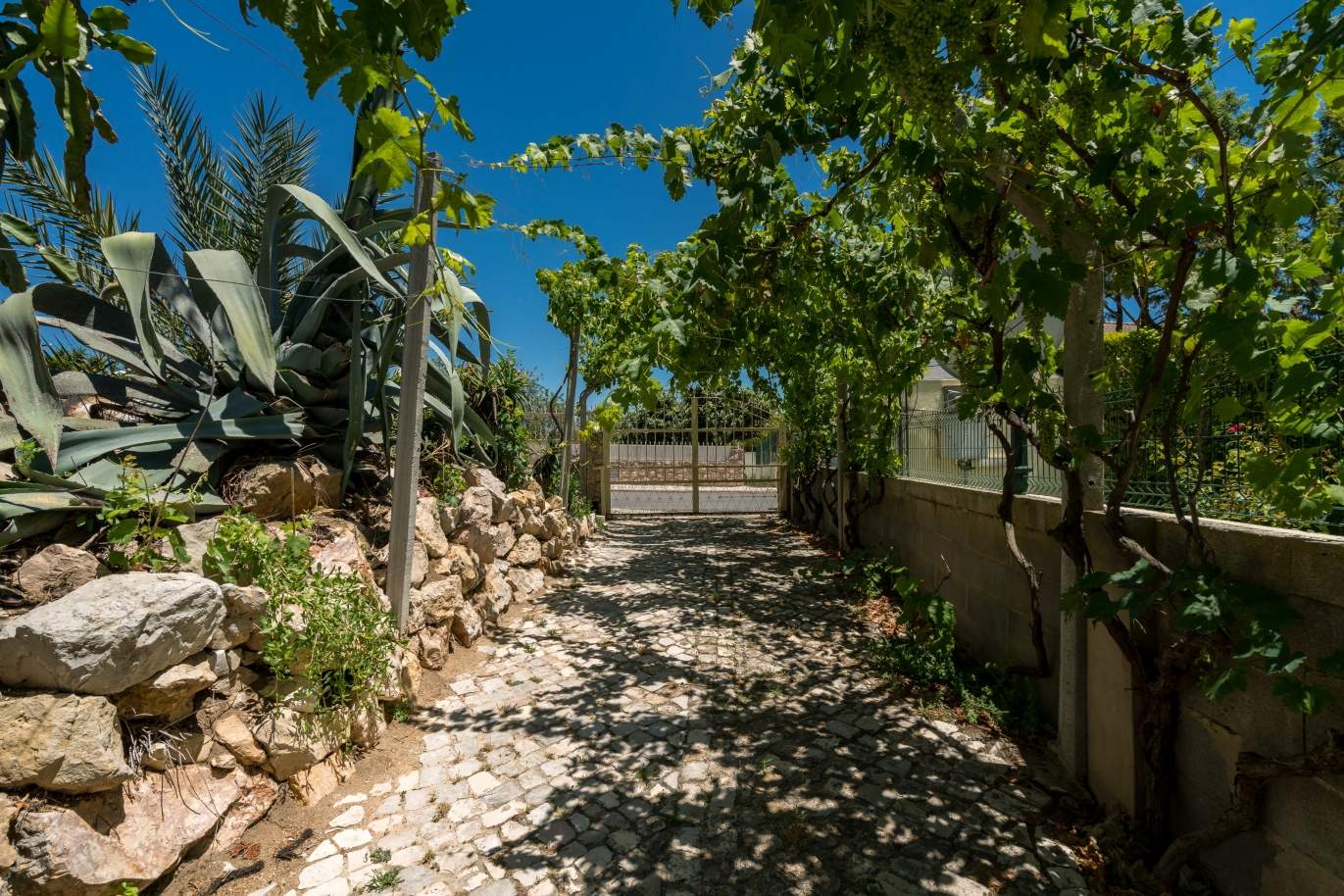 4 Bedroom Villa with plot of land, sale, Albufeira, Algarve, Portugal_143780
