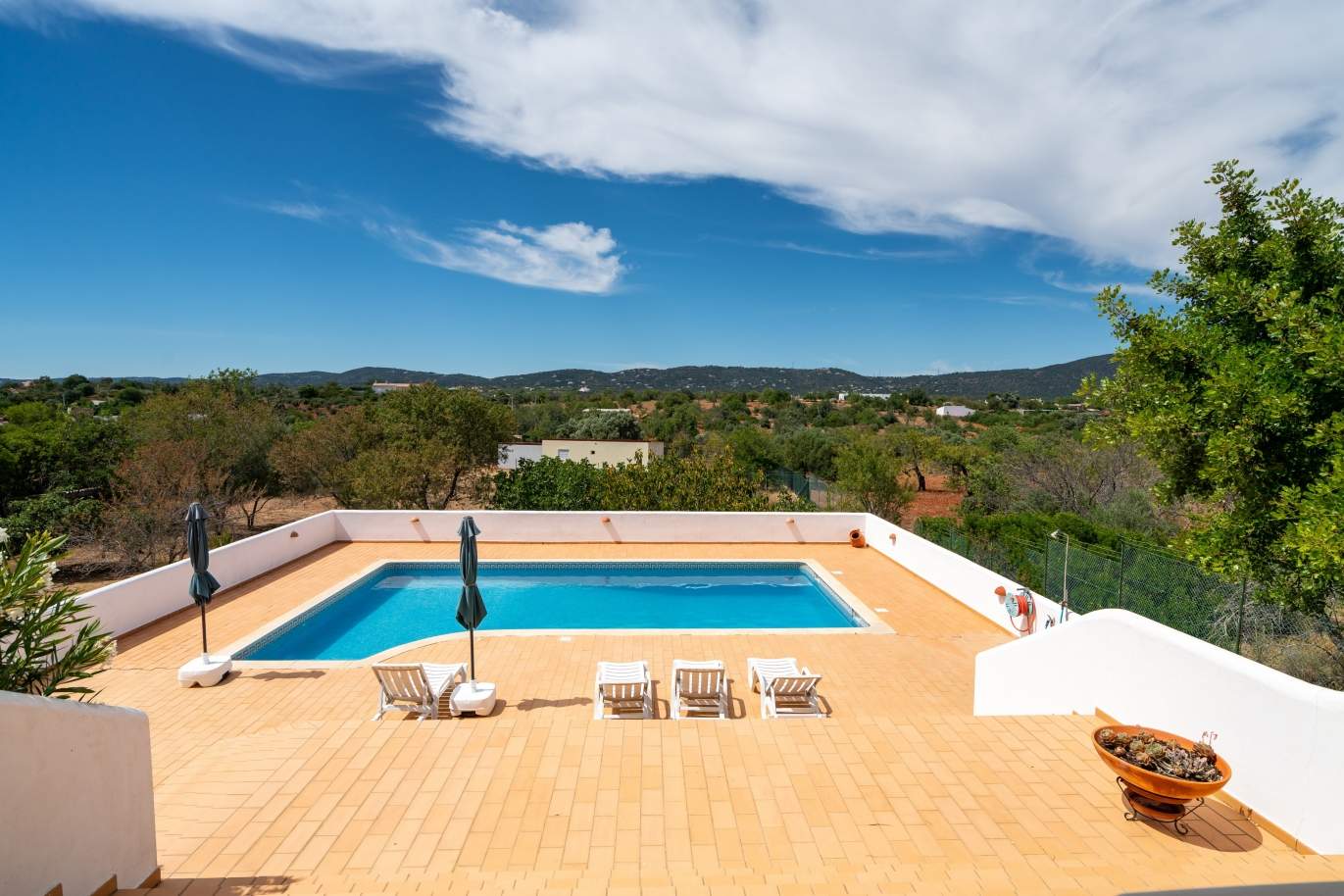 Villa de 4 chambres, avec piscine, à vendre, Quelfes, Olhão, Algarve_144154
