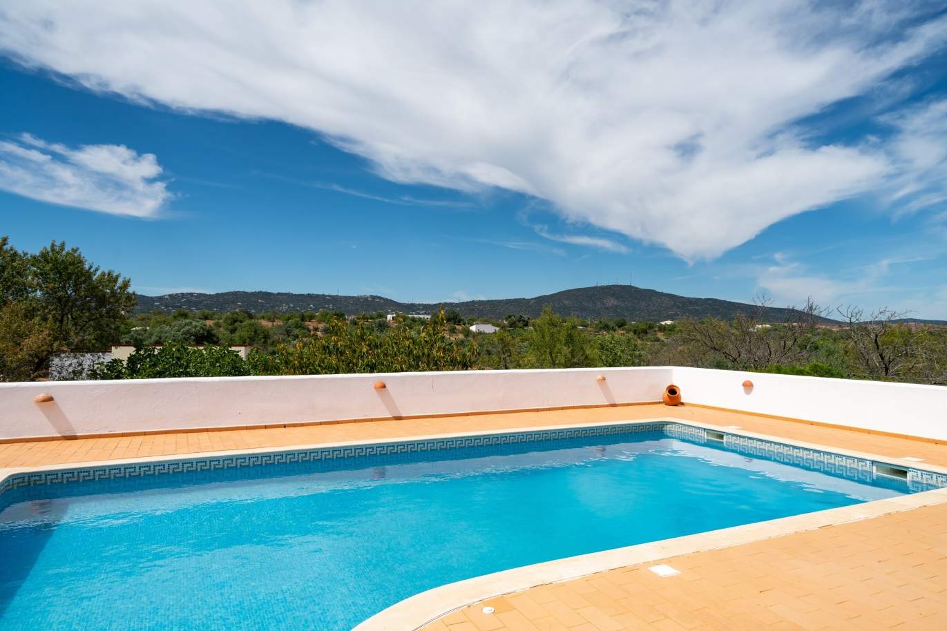 Villa de 4 chambres, avec piscine, à vendre, Quelfes, Olhão, Algarve_144155