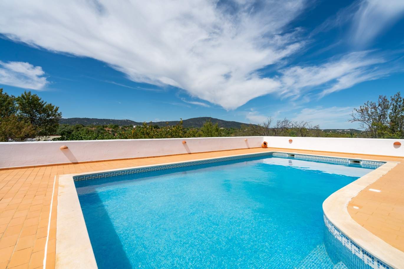 Villa de 4 habitaciones con piscina, en venta, Quelfes, Olhão, Algarve_144156