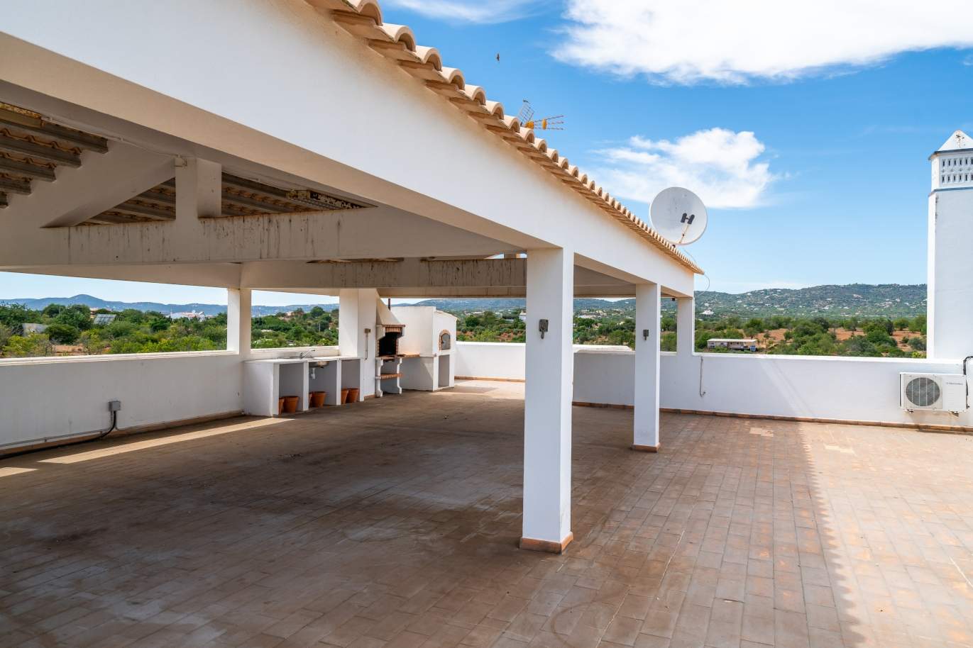 Villa mit 4 Schlafzimmern und Swimmingpool, zu verkaufen, Quelfes, Olhão, Algarve_144159
