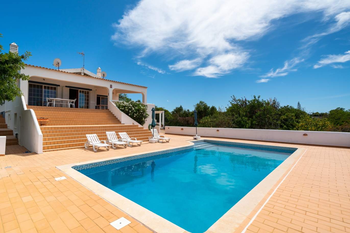 Villa de 4 habitaciones con piscina, en venta, Quelfes, Olhão, Algarve_144160