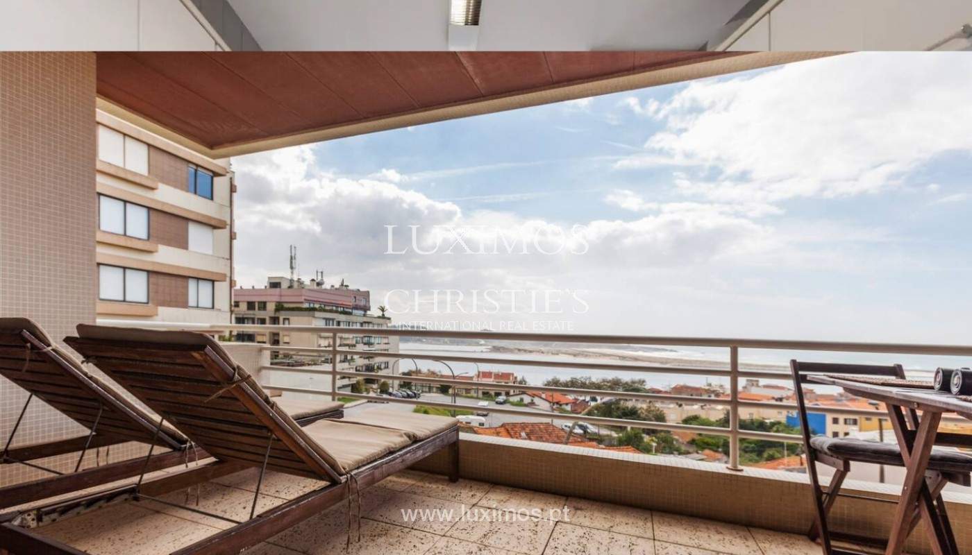 Apartamento com vistas mar, para venda, na Foz do Douro