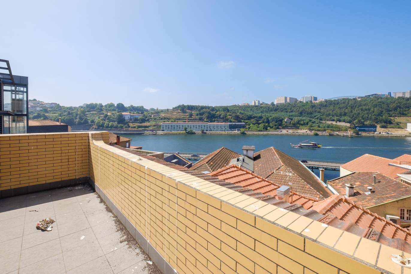 Prédio com vista rio, para venda, no Centro do Porto_146047