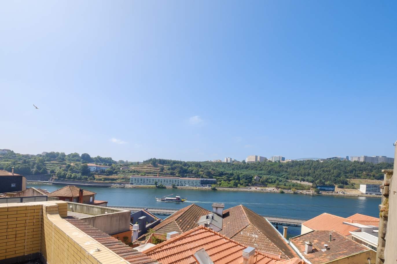 Prédio com vista rio, para venda, no Centro do Porto_146048