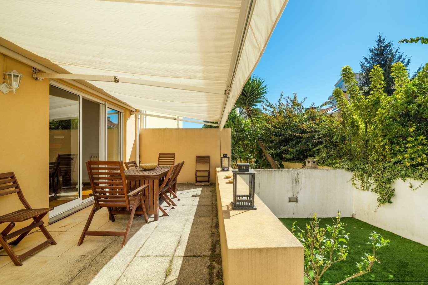 villa-mit-garten-und-hallenbad-zu-verkaufen-in-foz-do-douro-portugal