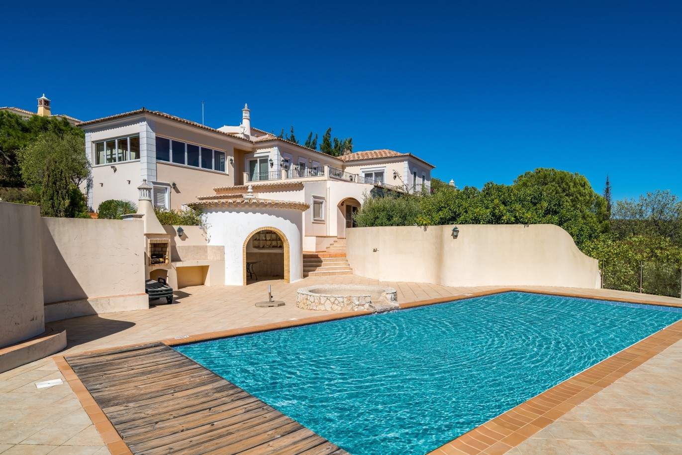 LUXIMOS Christie’s Luxury Real Estate Algarve, Porto, North Portugal