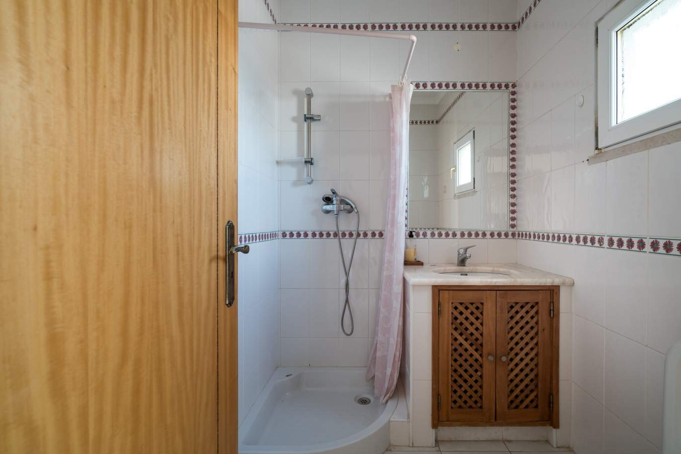 Villa de 2 dormitorios, con piscina, en venta, Carvoeiro, Algarve_149413