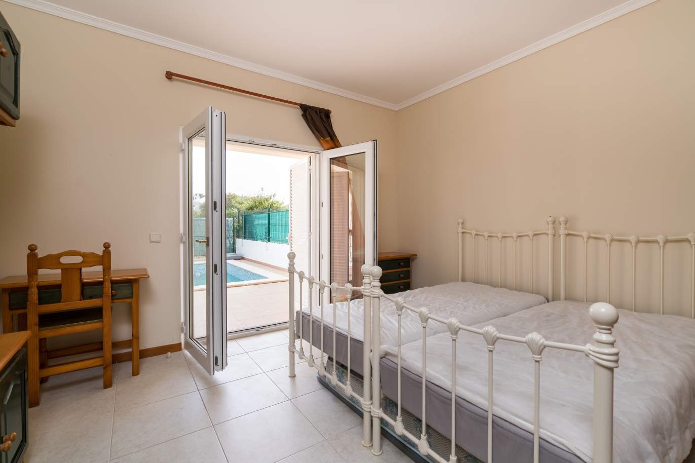 Villa de 2 dormitorios, con piscina, en venta, Carvoeiro, Algarve_149417