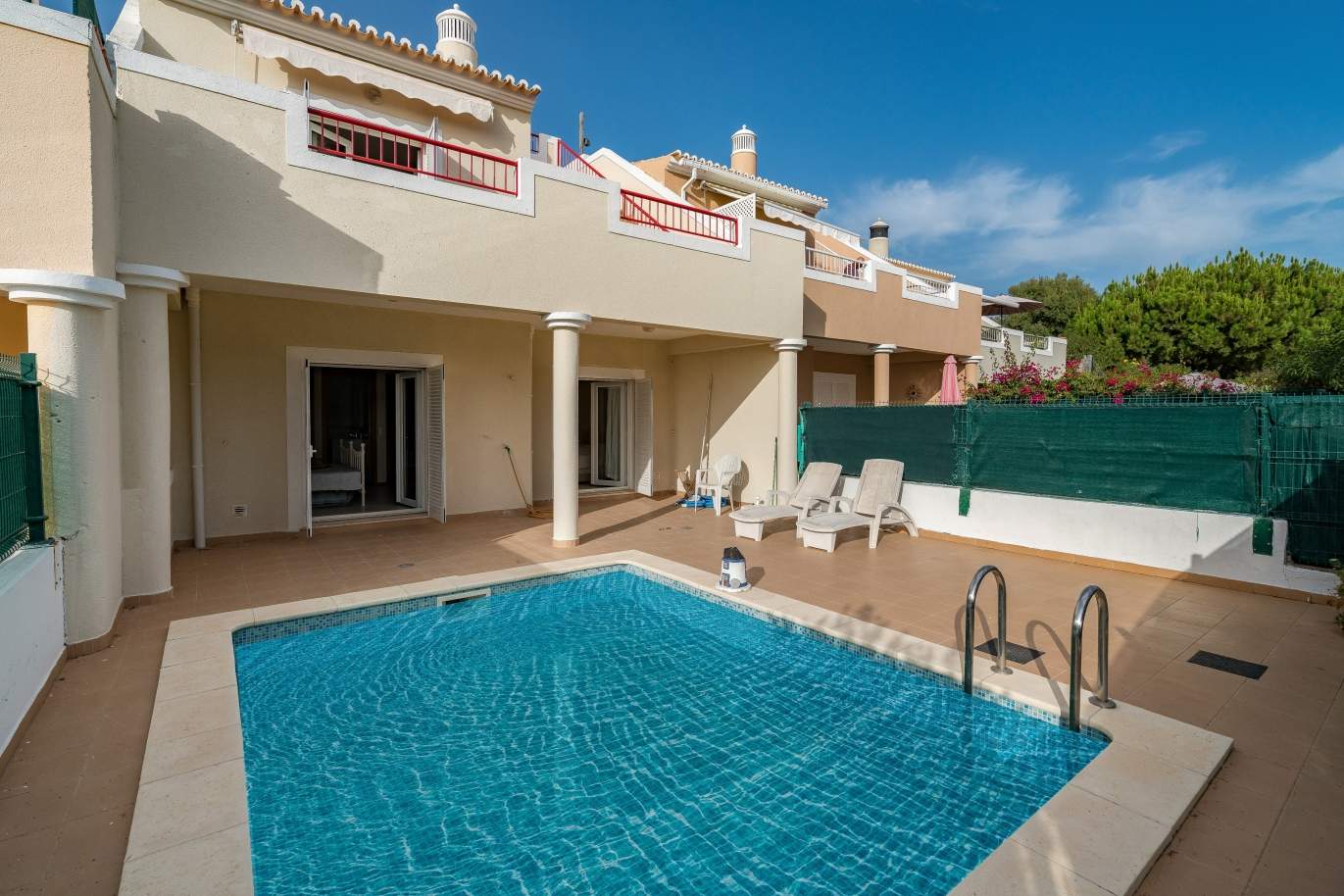 Villa with 2 bedrooms, pool and sea view, for sale, Carvoeiro, Algarve_149485