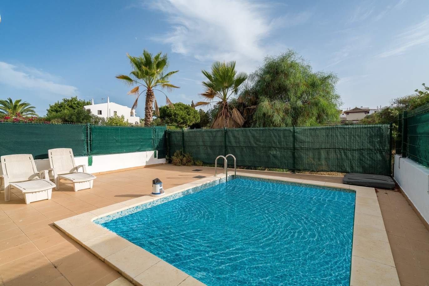Villa de 2 dormitorios, con piscina, en venta, Carvoeiro, Algarve_149486