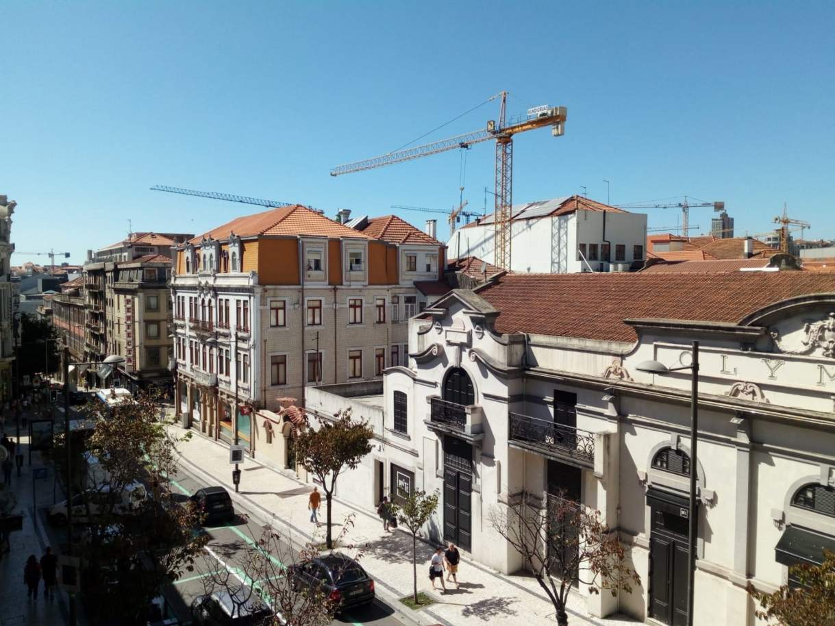 Building, for sale, in downtown Porto, Portugal_149501