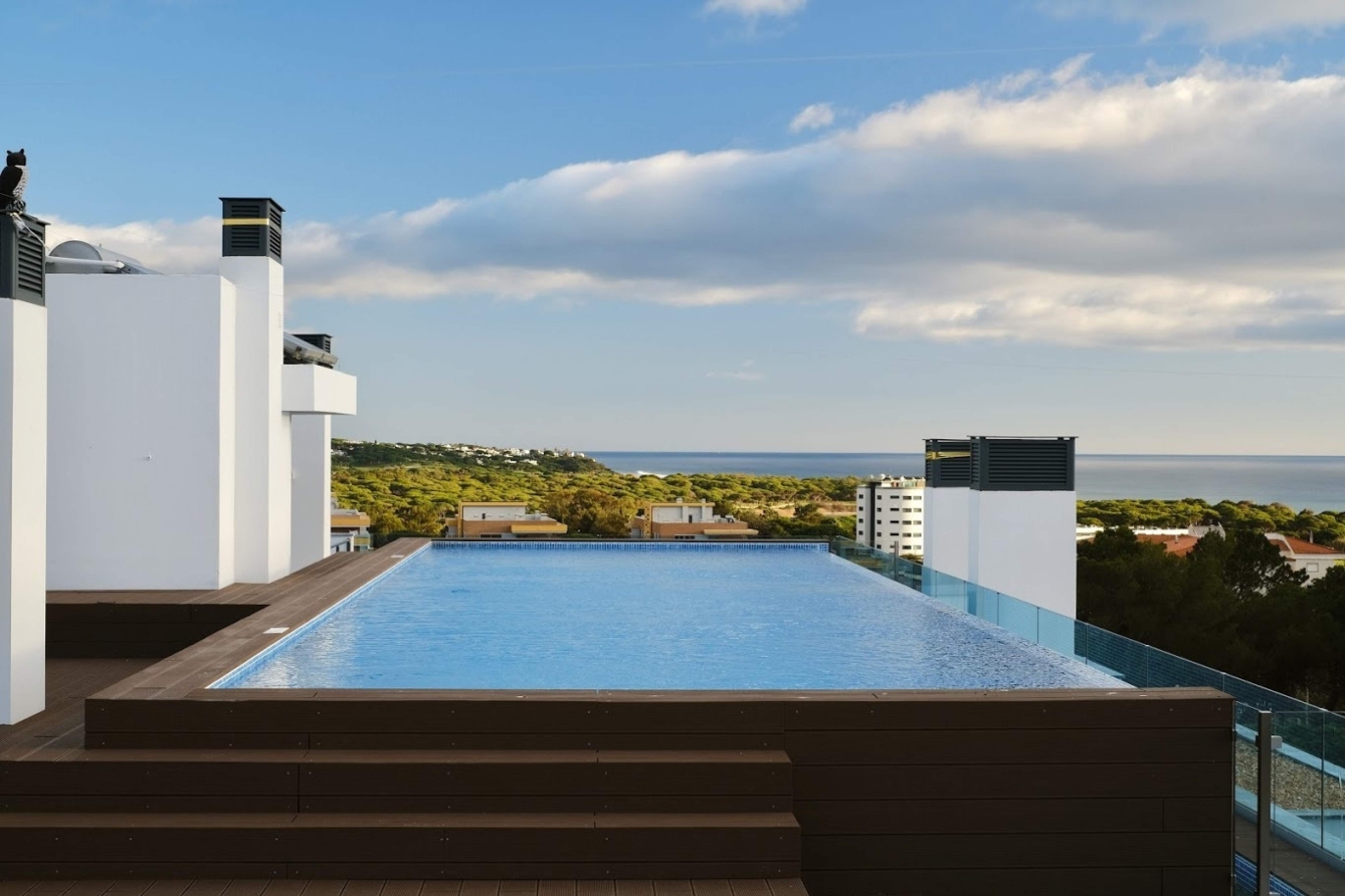Amplio apartamento de 3 dormitorios, cerca de la playa, Quarteira, Algarve_151130