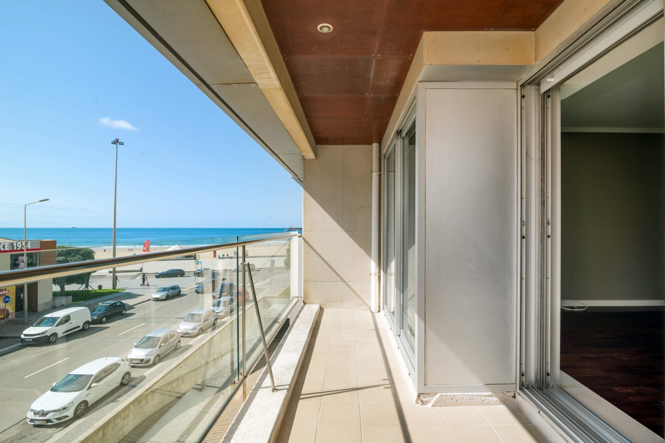First line sea flat for rent in Matosinhos Sul, Portugal_151313