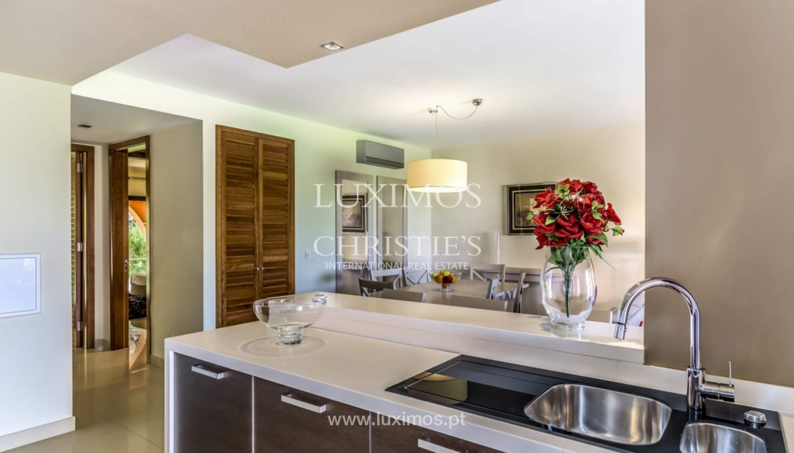 Sale of contemporary apartment in exclusive Golf Resort, Algarve_152565