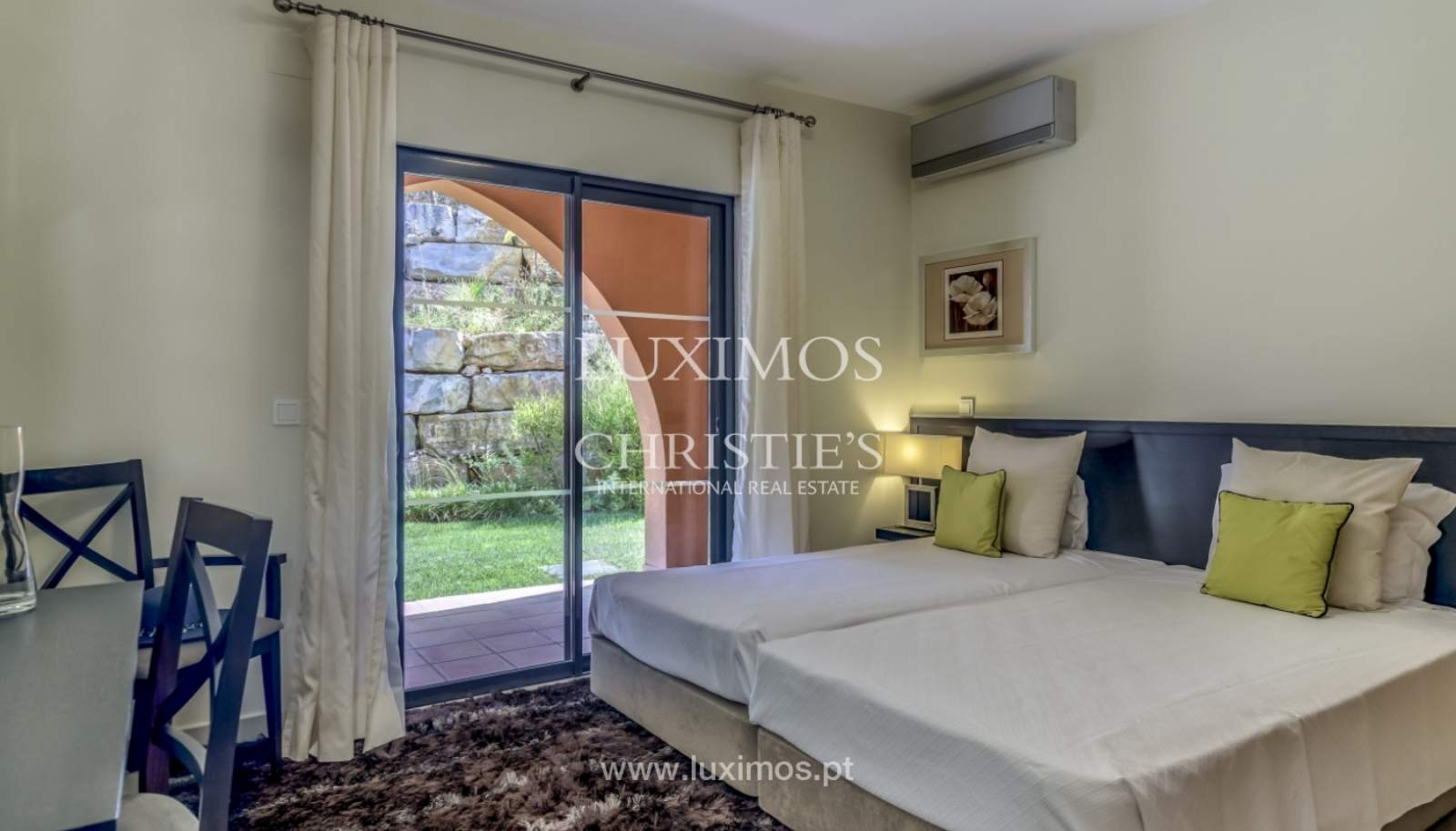 Sale of contemporary apartment in exclusive Golf Resort, Algarve_152569