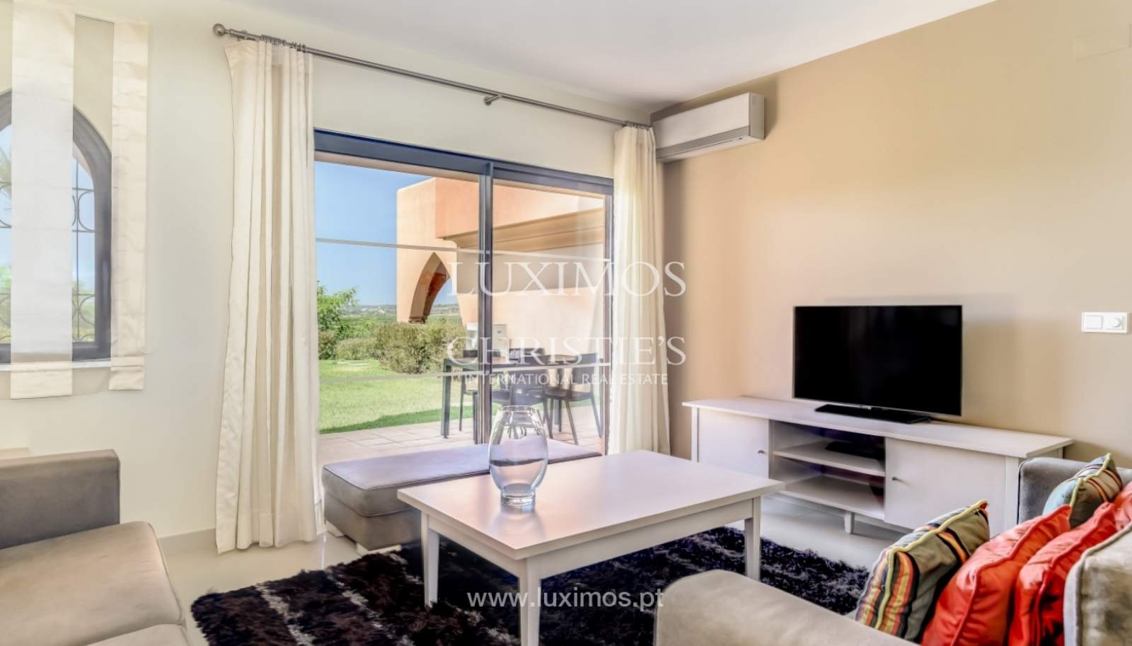 Sale of contemporary apartment in exclusive Golf Resort, Algarve_152570