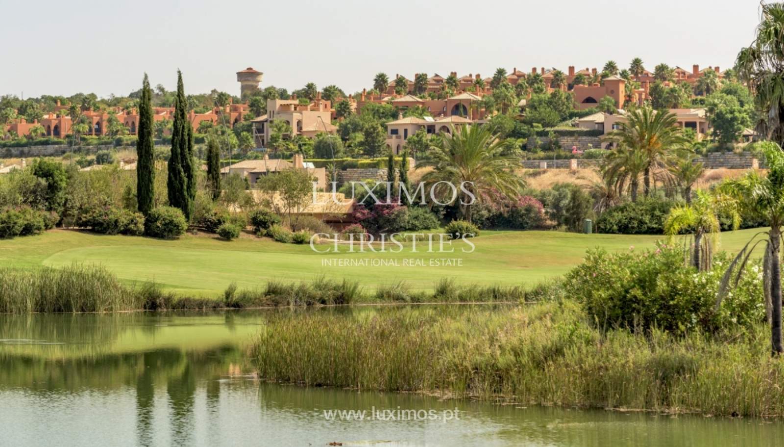 Sale of contemporary apartment in exclusive Golf Resort, Algarve_152575