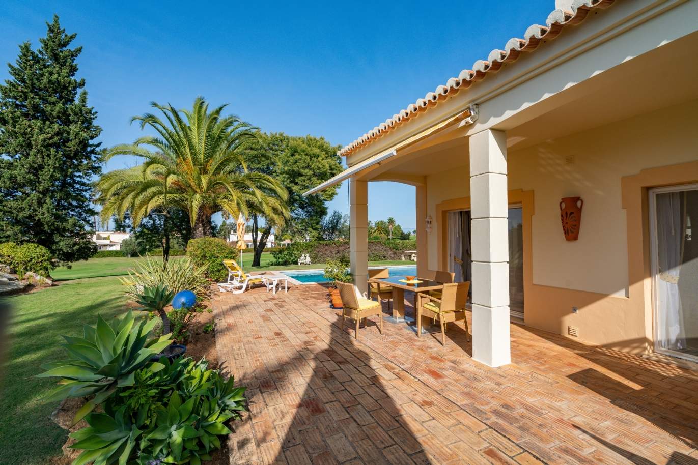 Moradia, com piscina e jardim, Carvoeiro, Algarve_154179