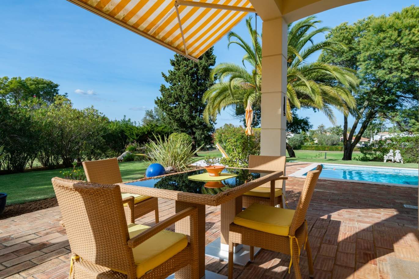 Moradia, com piscina e jardim, Carvoeiro, Algarve_154183