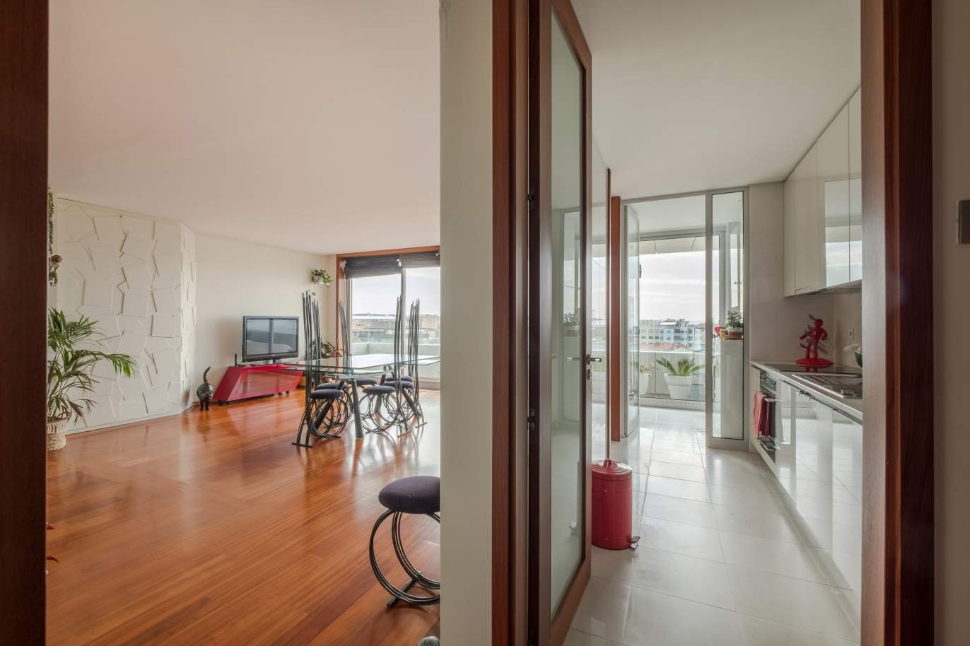 Sale of modern apartment with ocean views in Porto, Portugal_156079