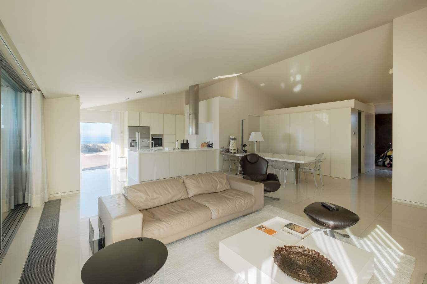 Sale of ground floor villa with garden on 1st line of sea, in Esposende, North of Portugal_160943