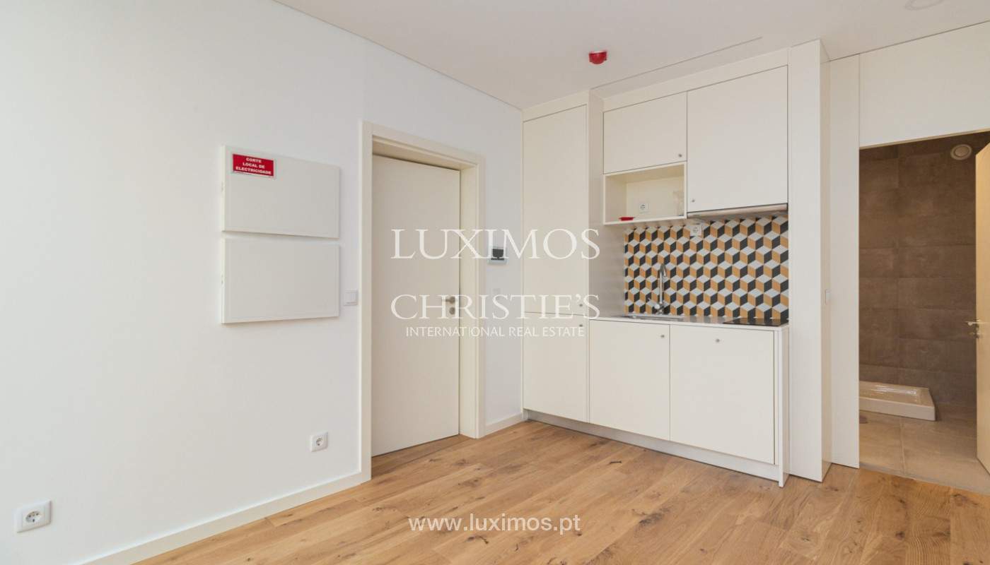 Apartamento com jardim, para venda, no Centro do Porto, Portugal_160998