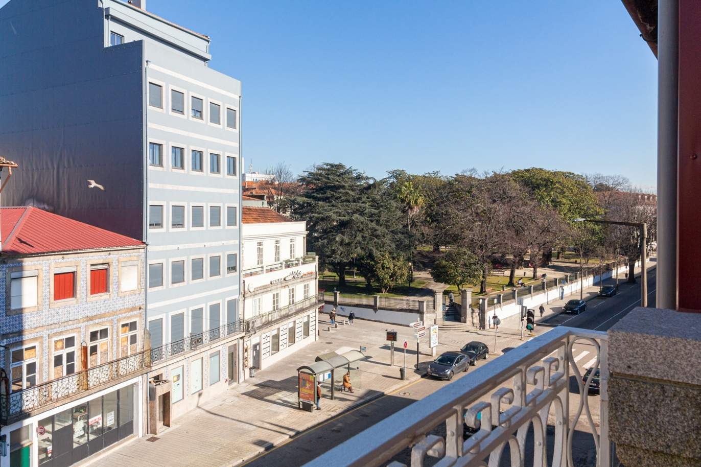 Apartamento com terraço, para venda, no Centro do Porto_161073