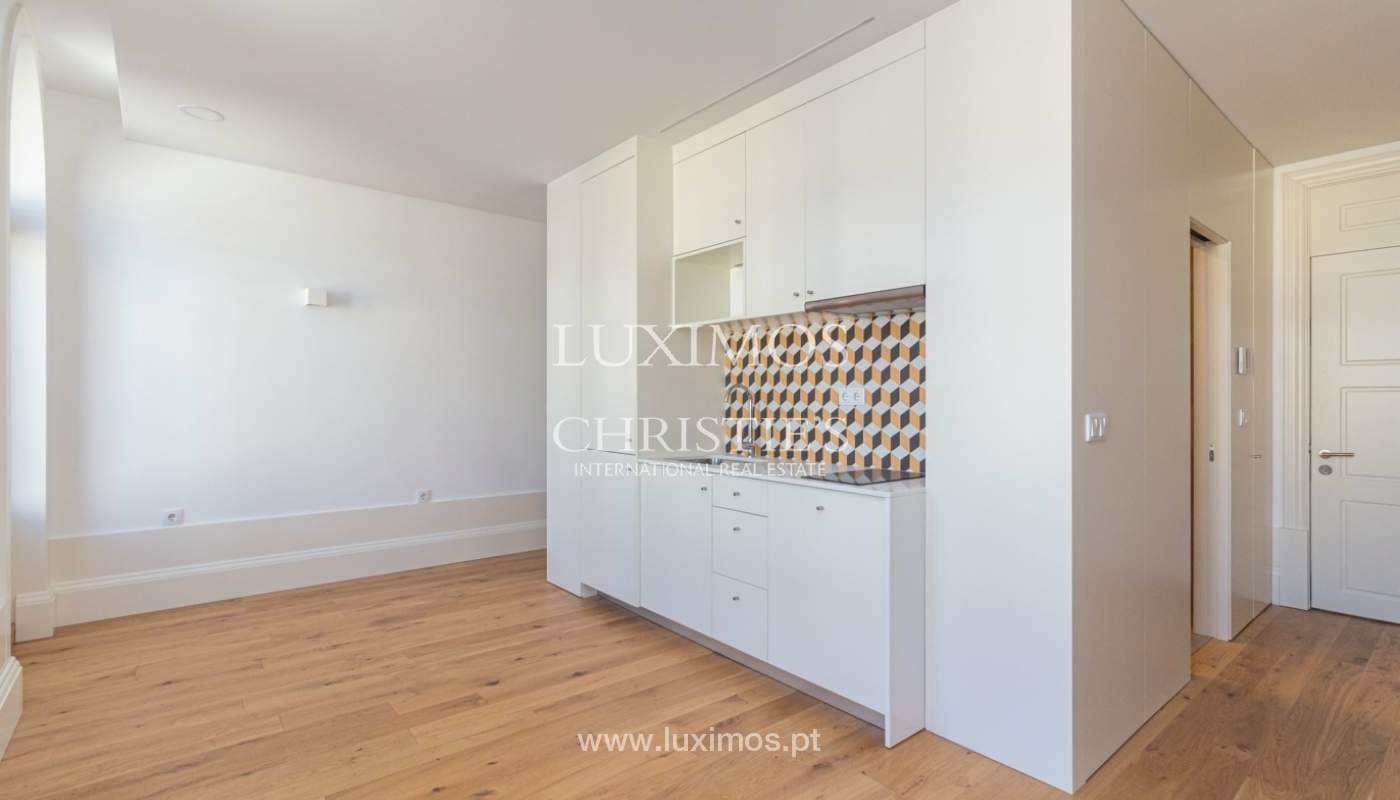 Apartamento com terraço, para venda, no Centro do Porto_161098