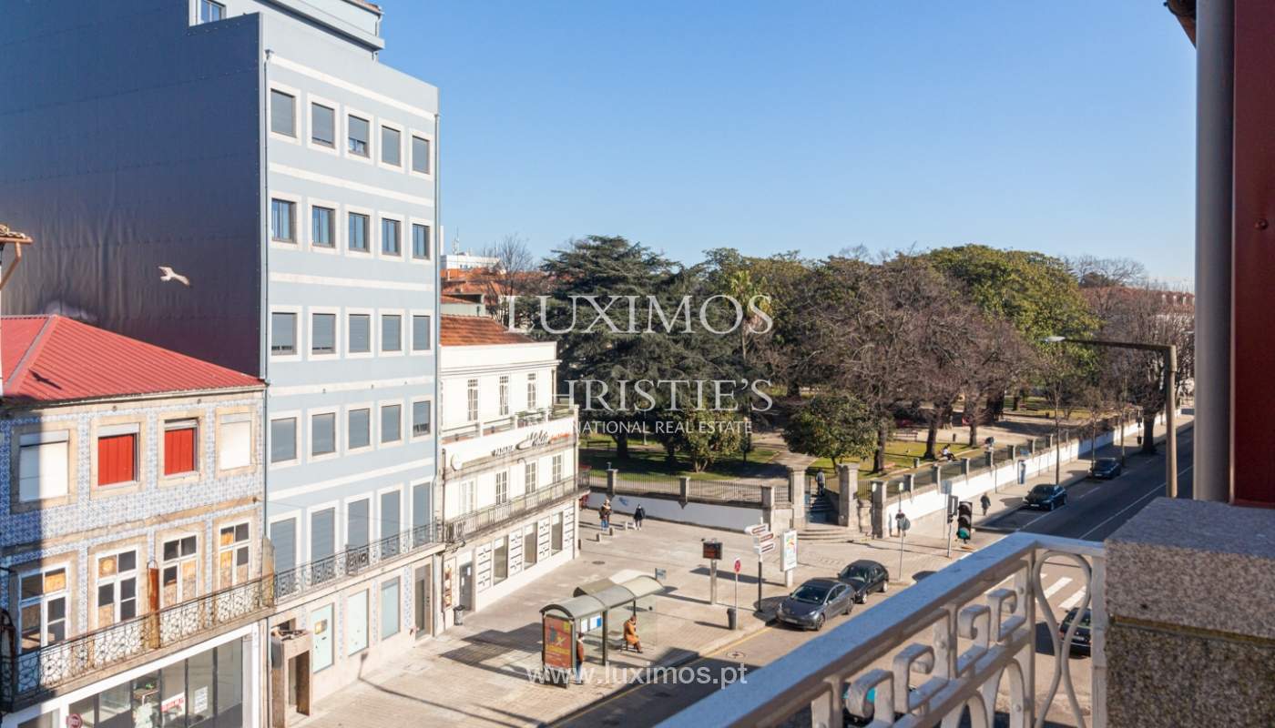 Apartamento com terraço, para venda, no Centro do Porto_161102