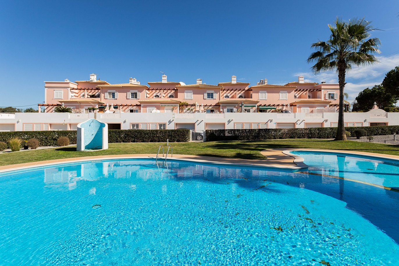 Villa adosada, V3, con piscina, Almancil, Algarve_162596
