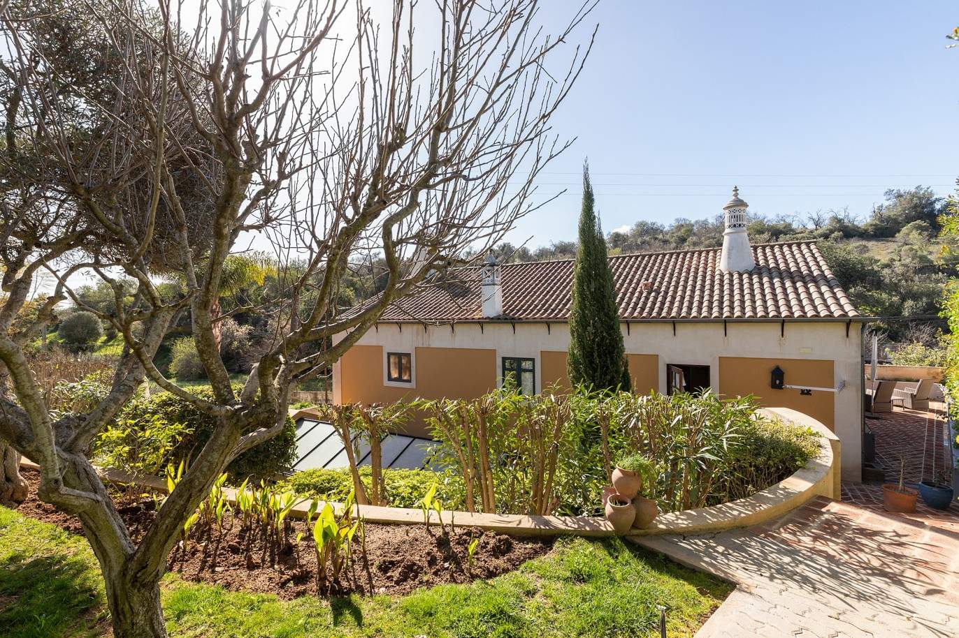 Fantastische Villa mit Garten und Pool und Gebäude für gewerbliche Tätigkeit, Algarve_163061