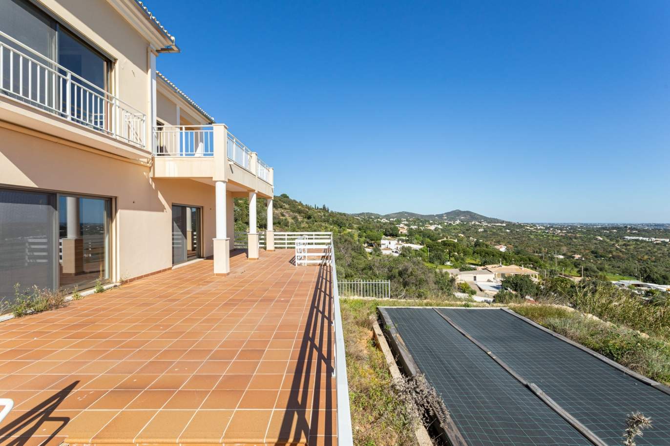 Neue Villa, Berg- und Meerblick, zu verkaufen, Santa Barbara de Nexe_165377