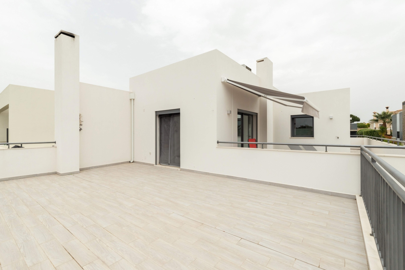 Modern 3 bedroom villa with swimming pool & jacuzzi, Quarteira, Algarve_166077