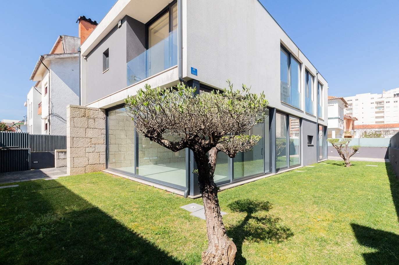 Villa nueva con jardín, en venta, en Póvoa de Varzim, Norte de Portugal_166463