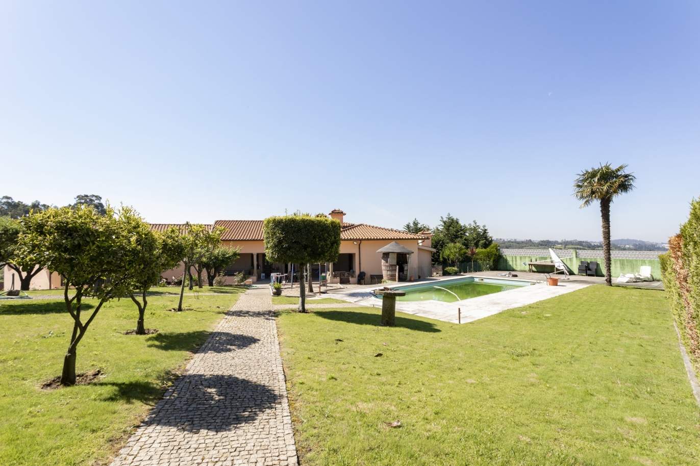 Casa de campo com piscina e jardim, para venda, em Paços de Ferreira, Norte de Portugal_171179