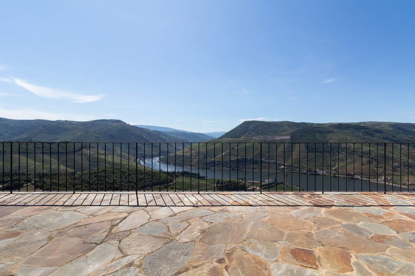 Sale country house in vineyard w/ river views, Douro Valley, Portugal_171501