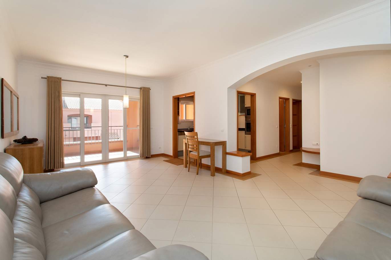 Apartamento de 2 dormitorios, condominio cerrado, Vilamoura, Algarve_171713