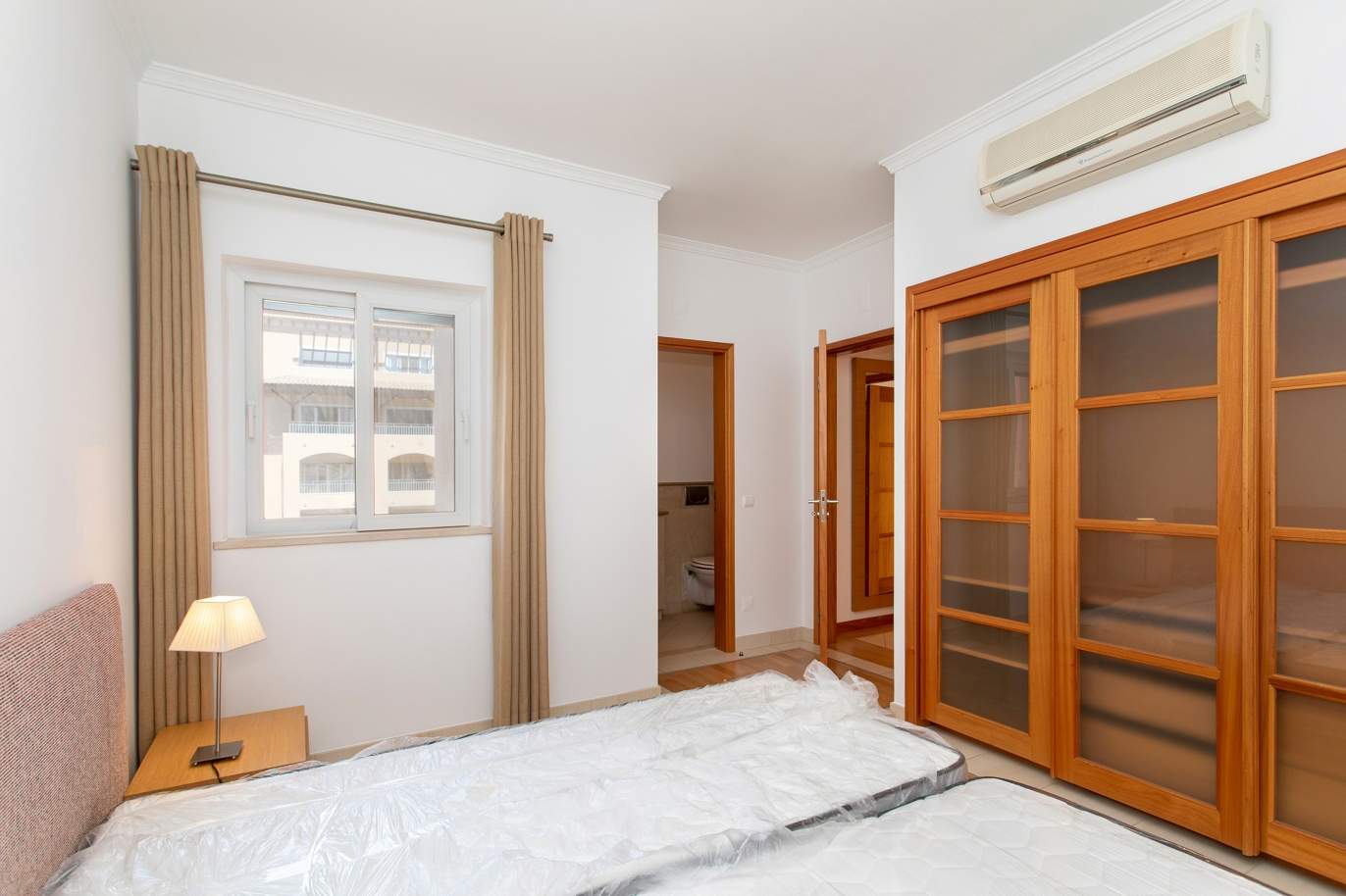 Apartamento de 2 dormitorios, condominio cerrado, Vilamoura, Algarve_171725